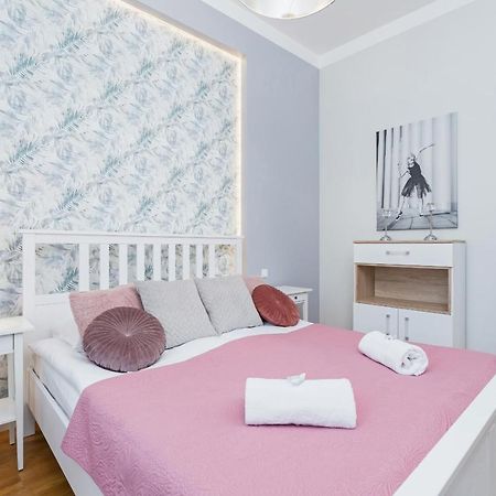 Sweet Family Apartment Chodkiewicza Rondo Grzegorzeckie By Noclegi Renters Krasków Eksteriør bilde